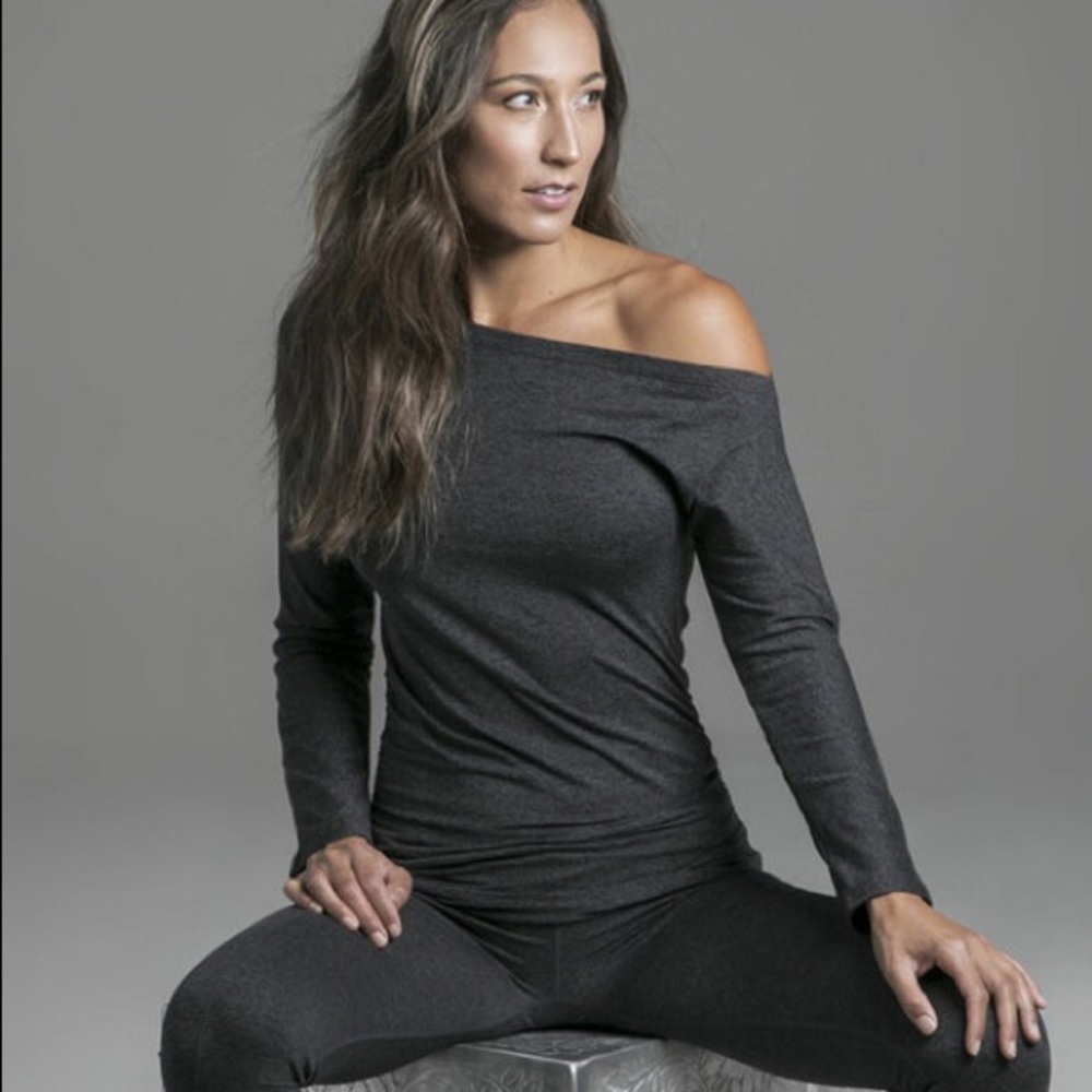 Kiragrace Ruched Off-the-Shoulder Yoga Pull Over